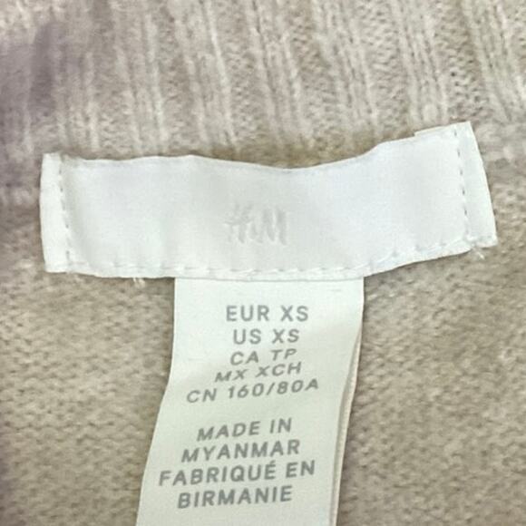 H&M Women's Beige Wool Knit V-Neck Sleeveless Pullover Sweater Vest Tank Top XS - Picture 3 of 4